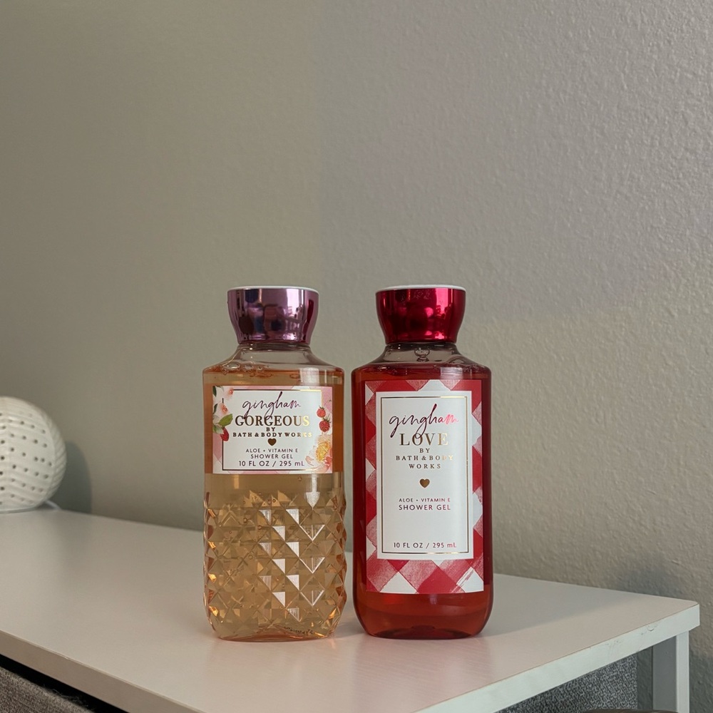 Bath & Body Works Gingham Gorgeous and Love Body Wash Set